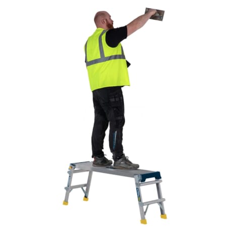 79025_AI_PlasteringTrowelAndBrush