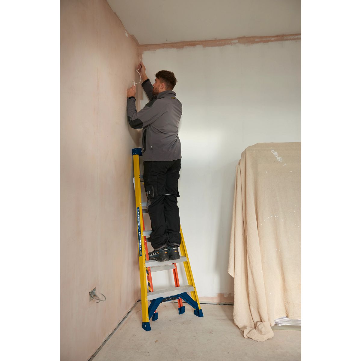 Werner LEANSAFE X3 Fibreglass Multi-Purpose Ladder - Image 10