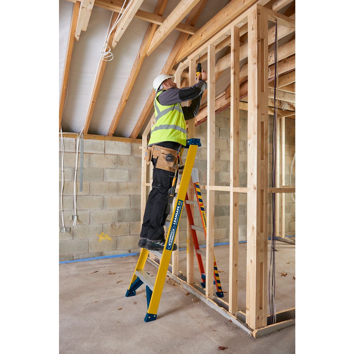 Werner LEANSAFE X3 Fibreglass Multi-Purpose Ladder - Image 13