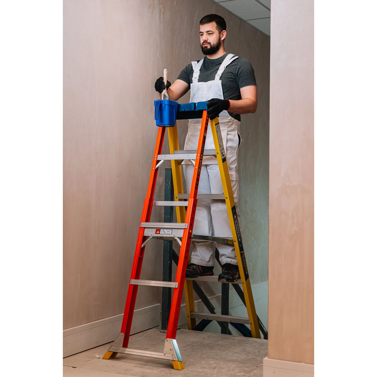 Werner Adjustastep Pro Fibreglass Step Ladder - Image 3