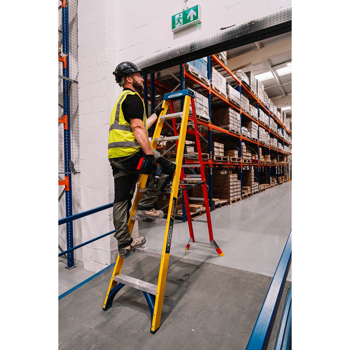Werner Adjustastep Pro Fibreglass Step Ladder - Image 20