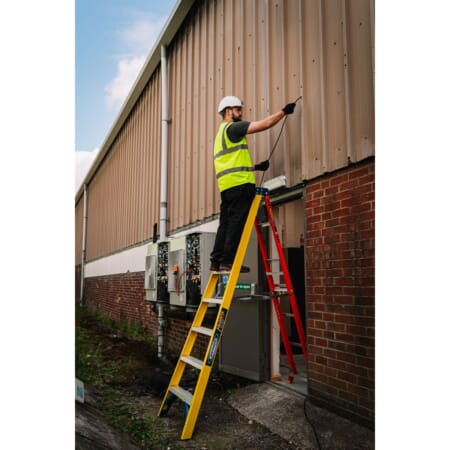 Werner Adjustastep Pro Fibreglass Step Ladder - Image 21