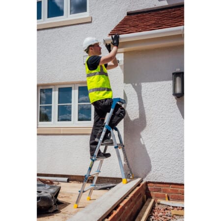 Werner Adjustastep Pro Aluminium Step Ladder - Image 4