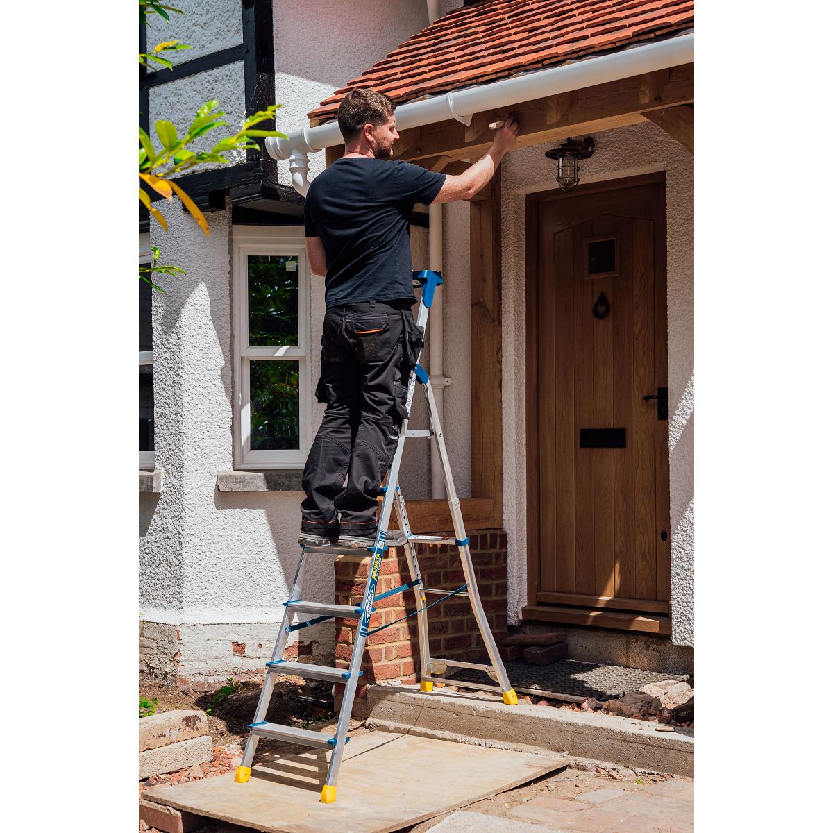 Werner Adjustastep Pro Aluminium Step Ladder - Image 26